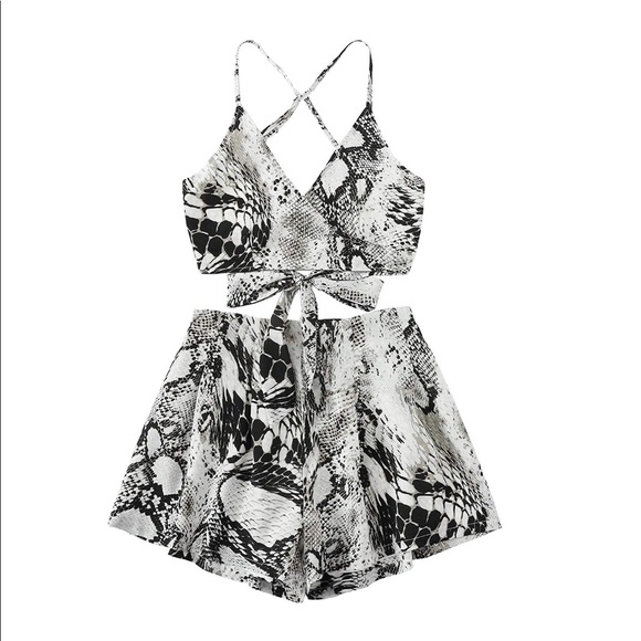 2 Piece Striped V Neck Crop Cami Top with Shorts - Picture 2 of 3